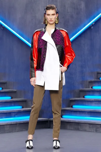 Look 3